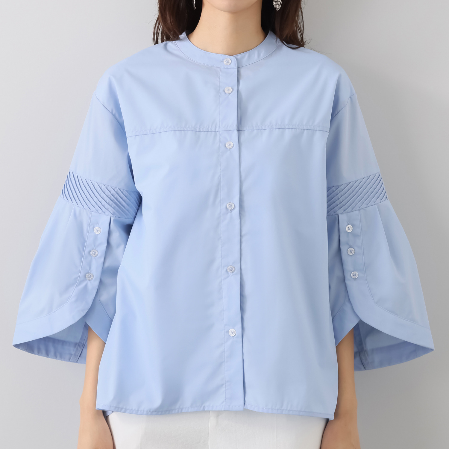 スタイル・ラヴィー バンドカラー 袖切替タック＆ ボタンアクセント チュニックシャツ