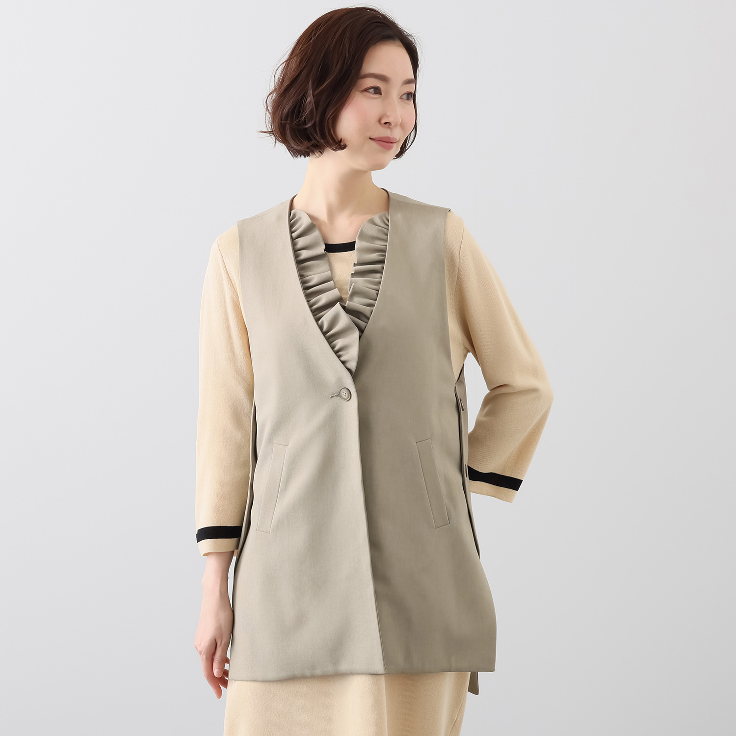 ダジュール フリル付ベスト