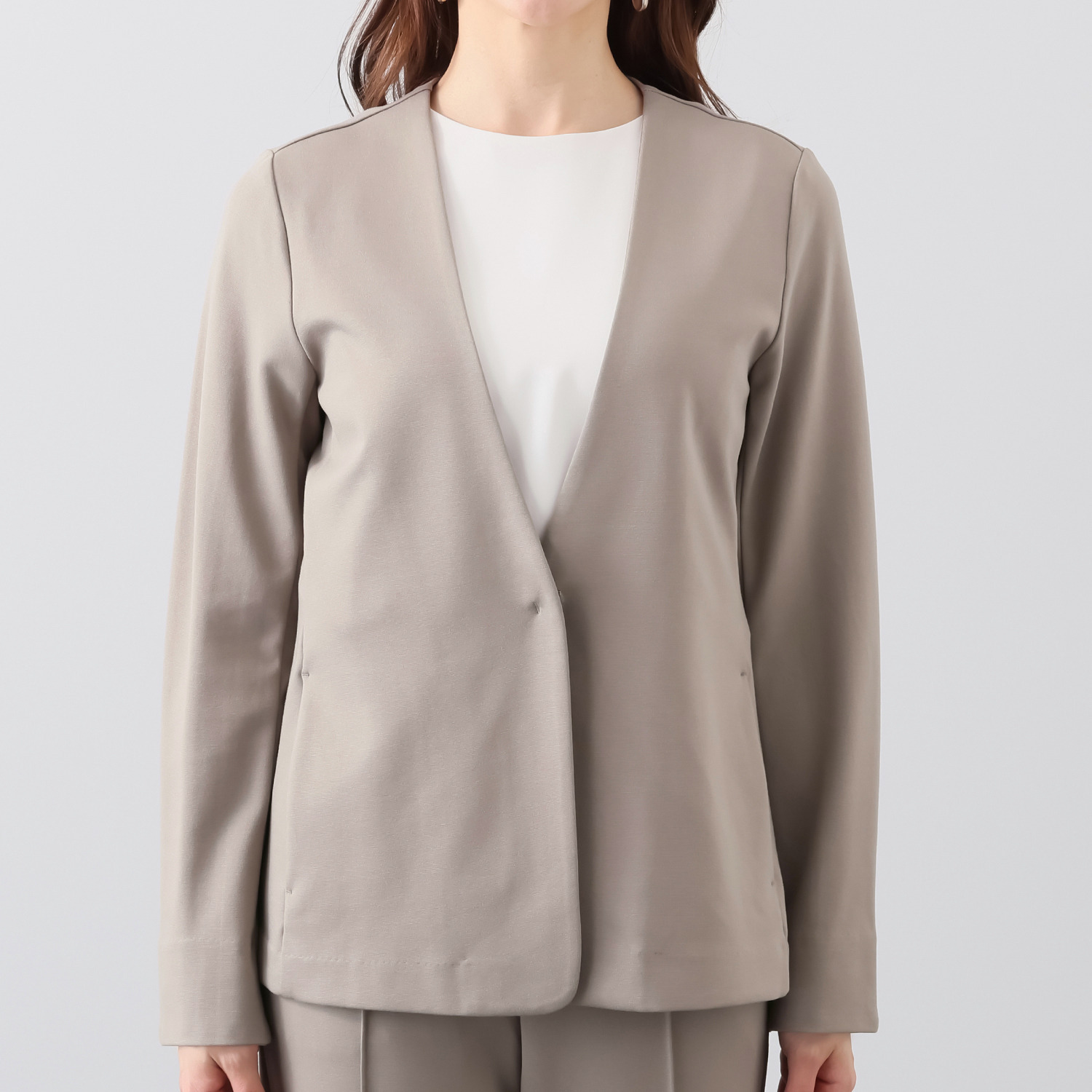 アンリック　オー　ブルー リラックス感あふれる ストレッチポンチ ピンバッチ付 ノーカラージャケット