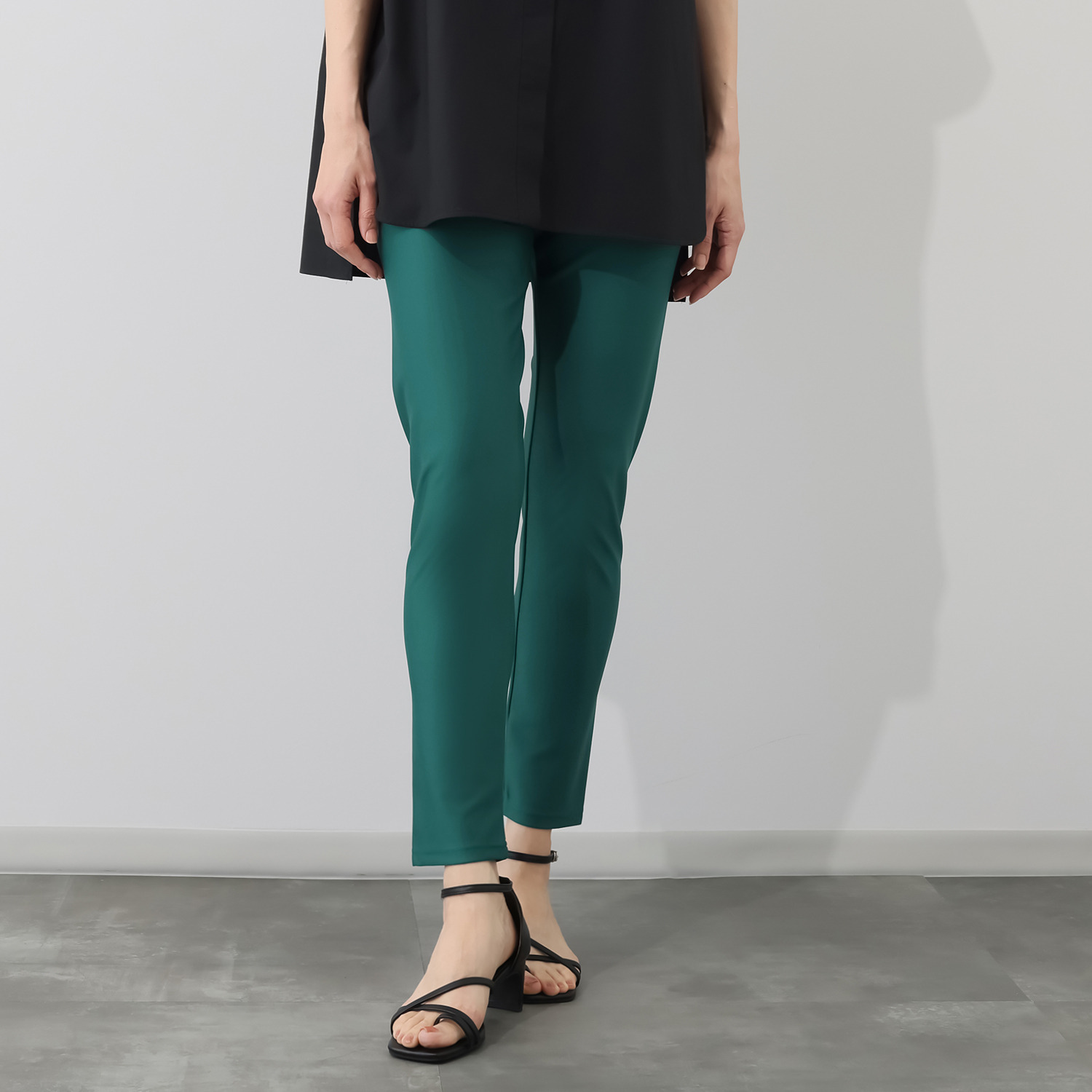 ダイア　アロー ＵＶカット・接触冷感 うるわしの美脚 レギンスパンツ