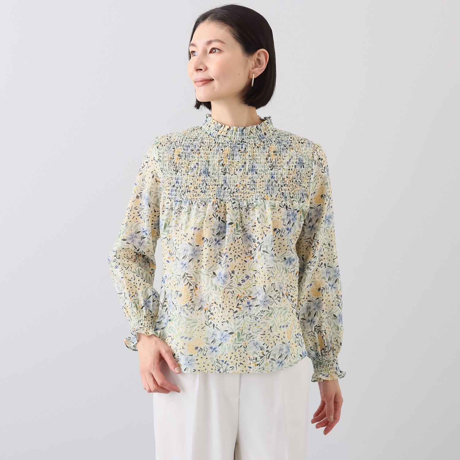 アリュメット シャーリング ヨークブラウス