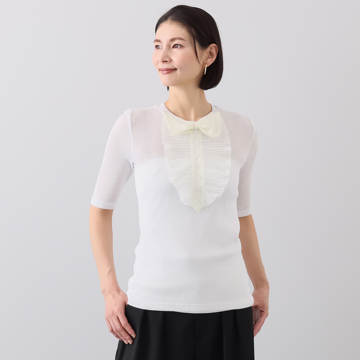 ボンボン・エ・ショコラ フリルアクセント ニットソープルオーバー