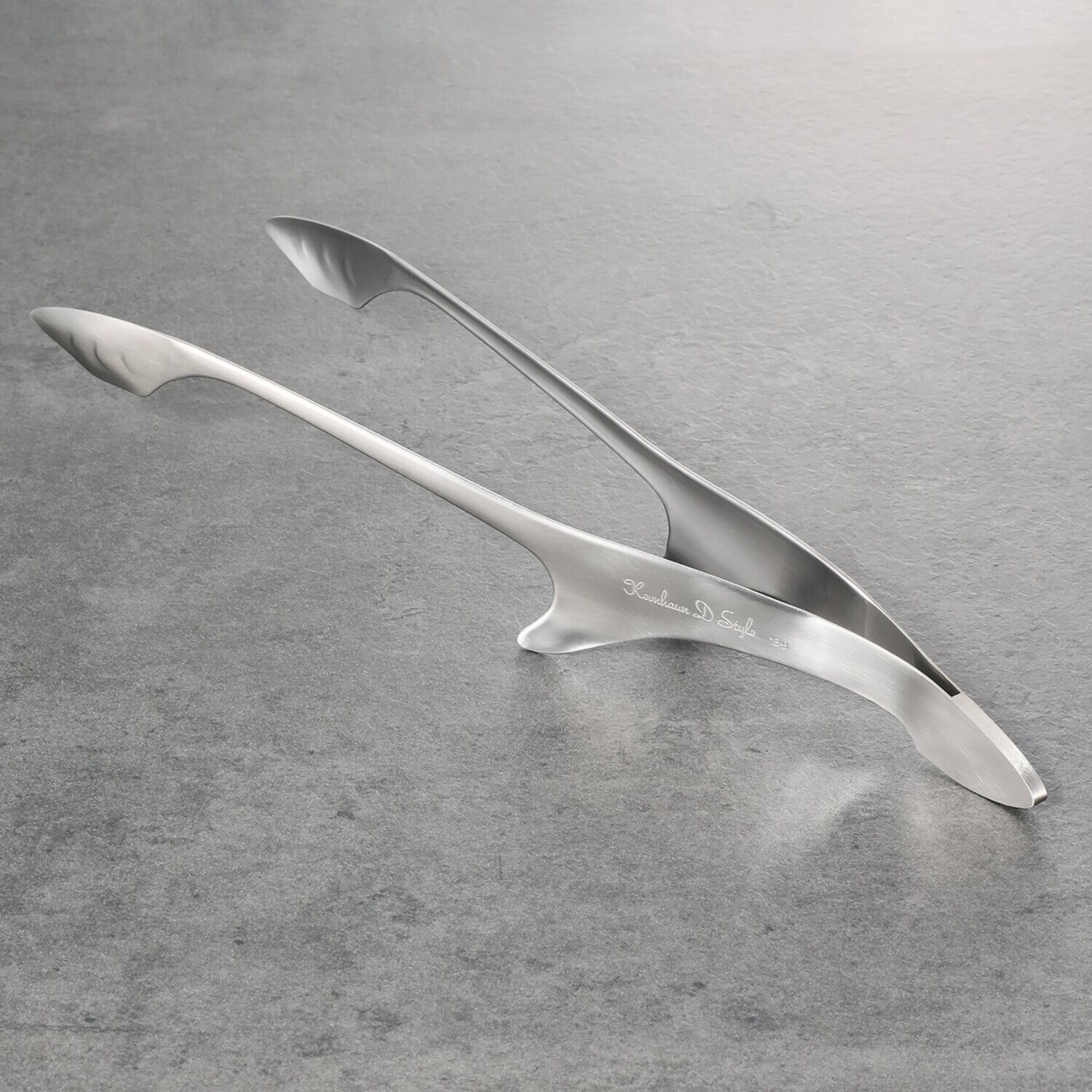 先端が浮く 自立するデザインが魅力 新潟県燕市の 伝統技術の結晶 グローバルトング （Ｌ：ＫＶＴＧ．０２）