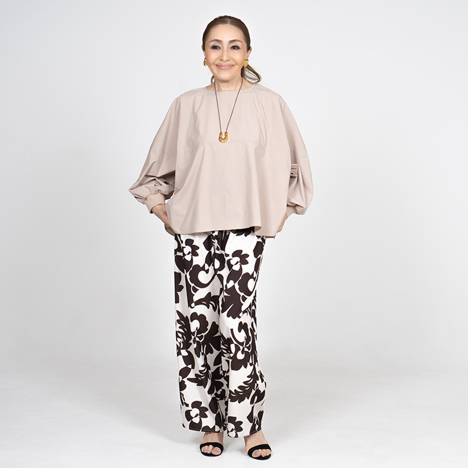 エーエフコンフィ はいて楽しむ ボタニカルプリントパンツ