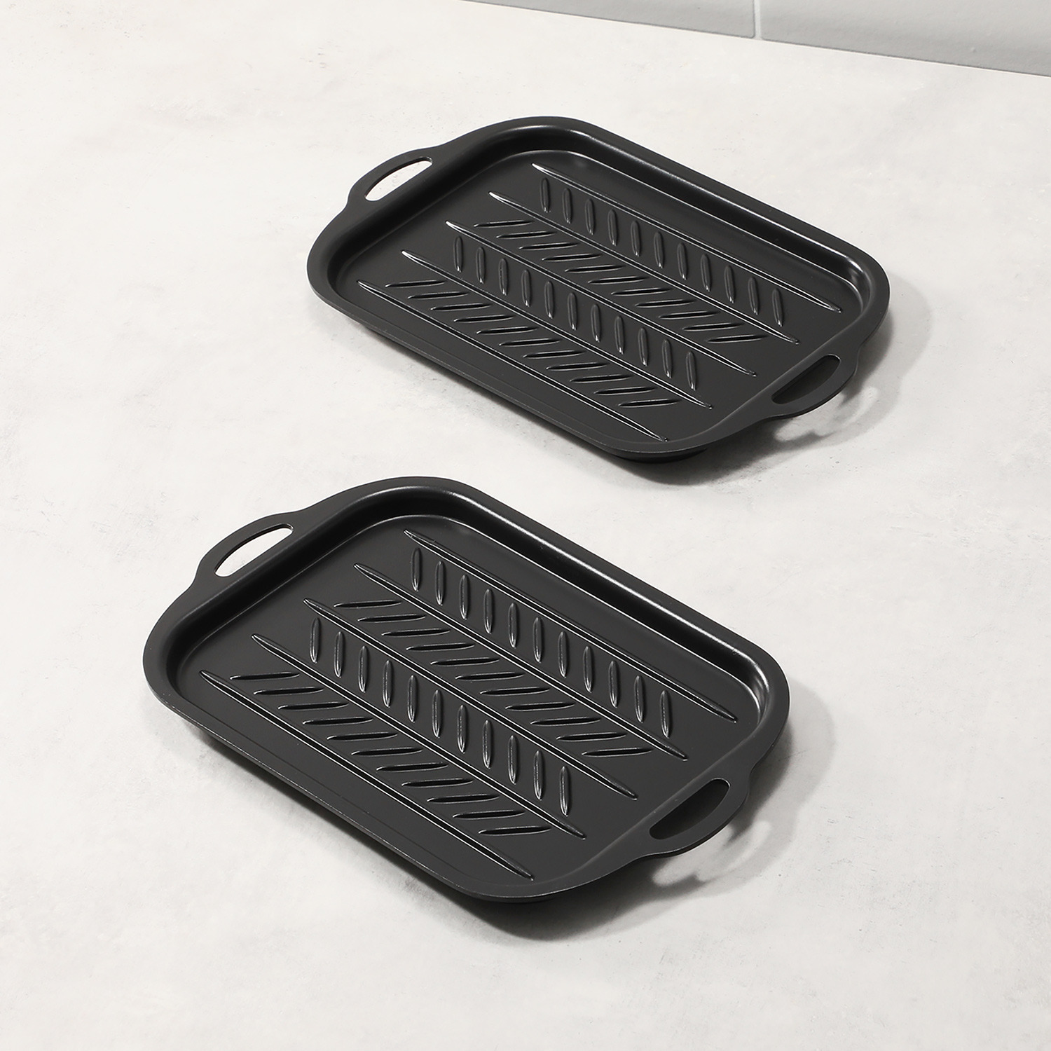 毎日の調理を より効率的に、より楽しく １枚で多用途に活躍する グリルにも使える 解凍＆グリルプレート ２枚セット