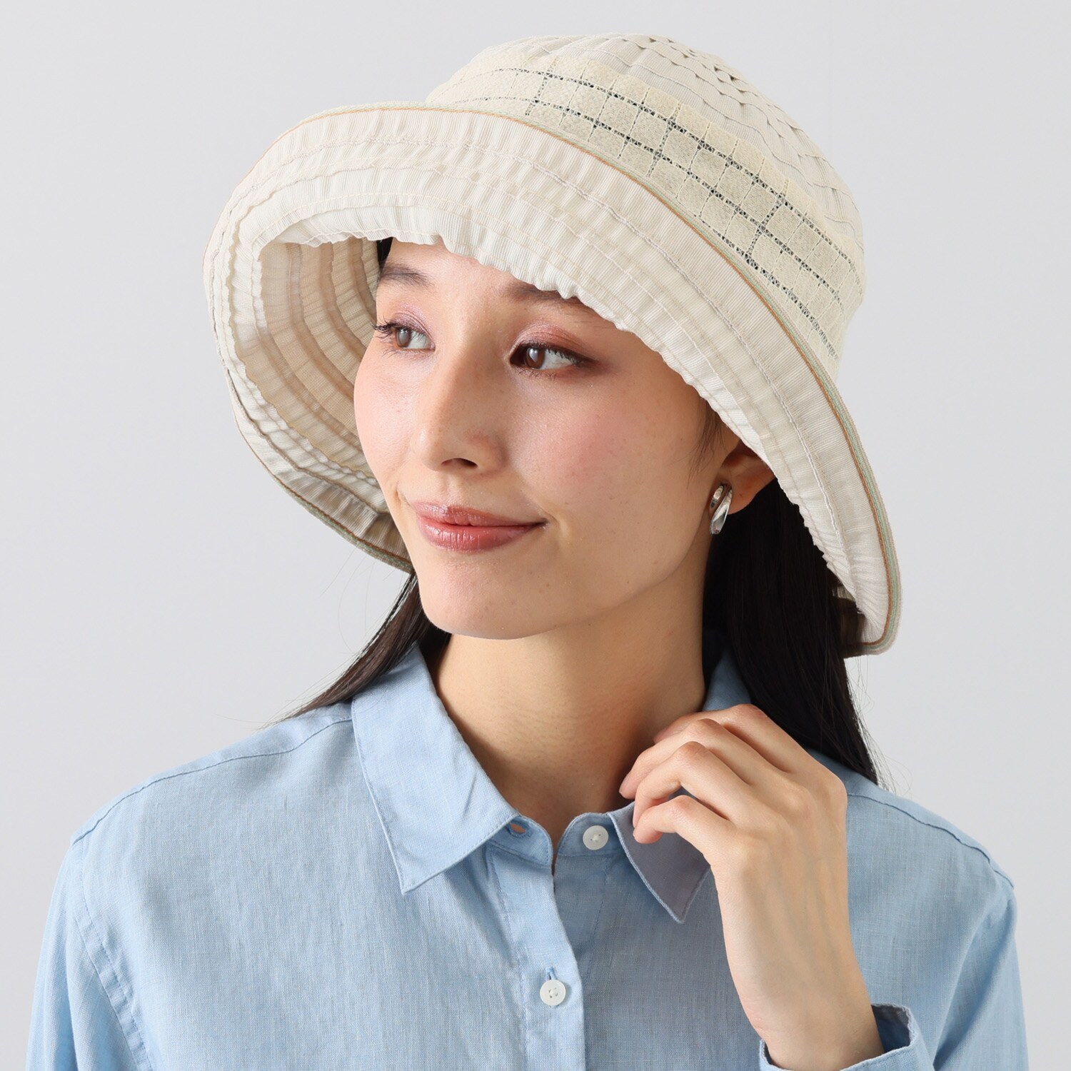 ベル・モード ブロックレースと 麻混テープ クローシュ