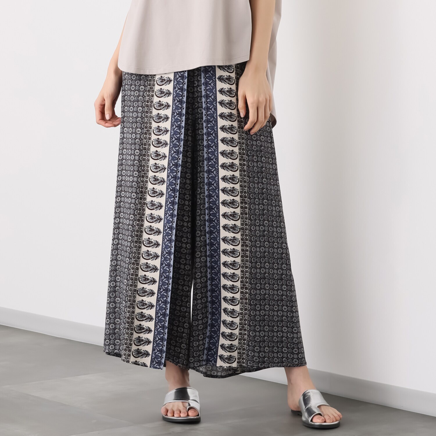 アリュメット 総柄プリント ラップパンツ