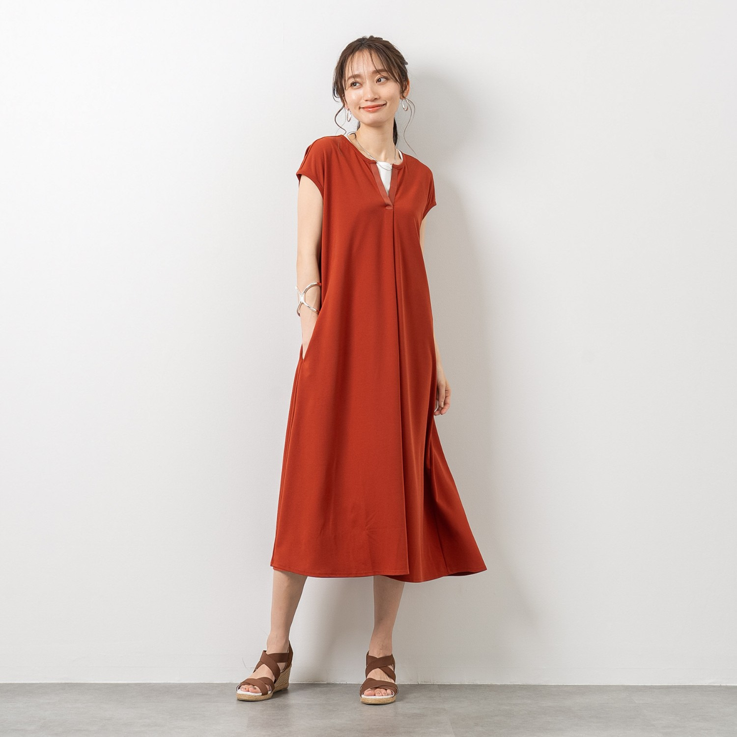 元町ゼラール うれしい機能満載！ さらさらジャージー ドレープワンピース