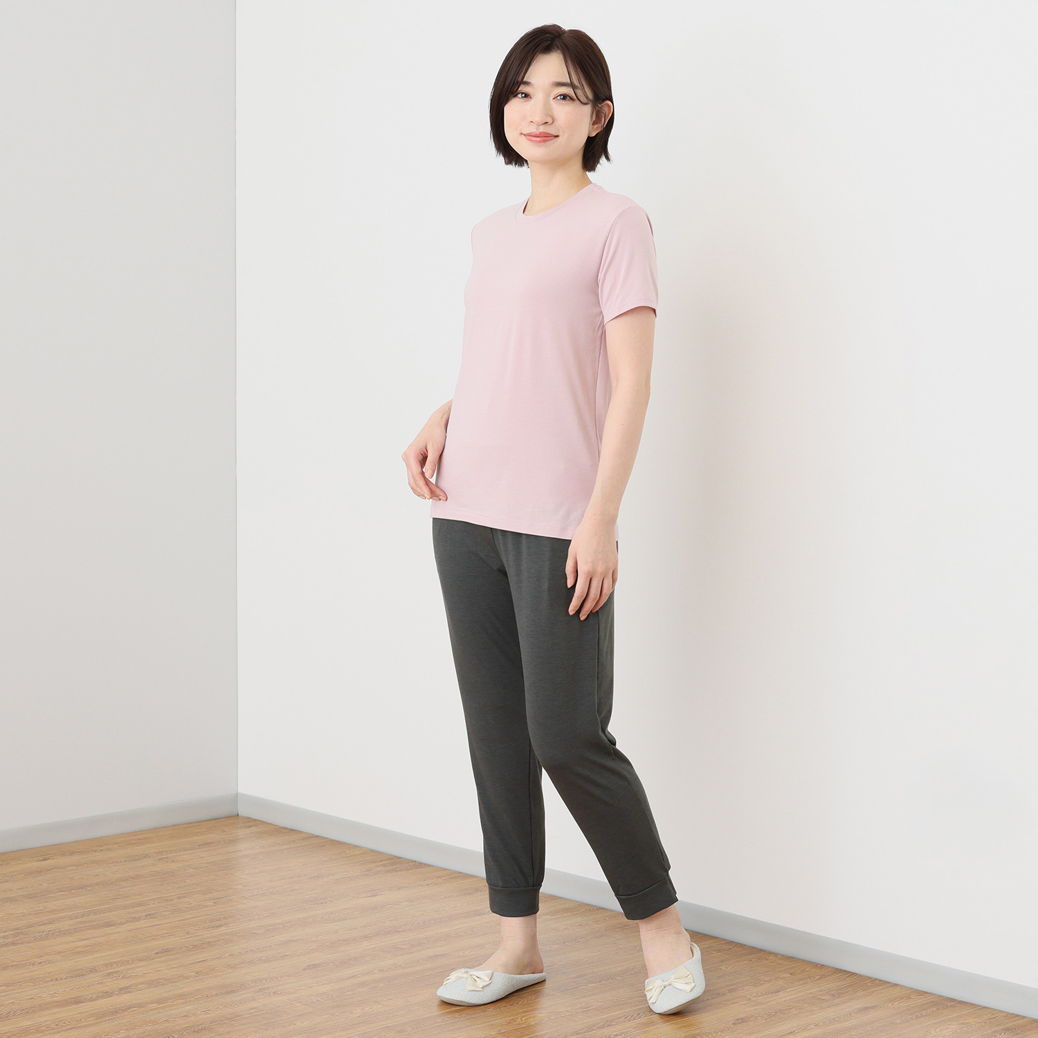 ホーム　バイ テンピュール ６種の鉱物を配合した なめらか素材 ルームウェア上下セット