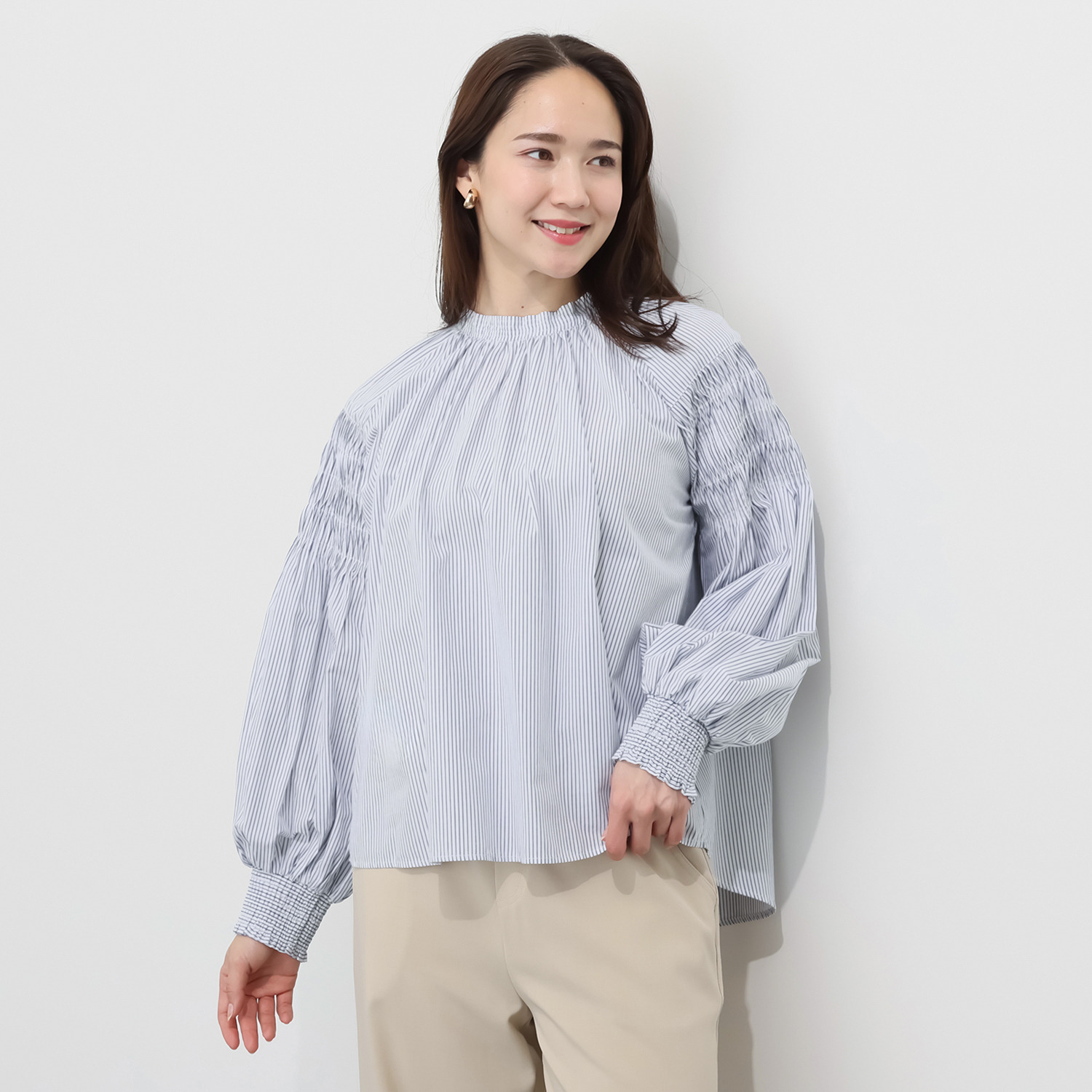 アリュメット タックデザインブラウス