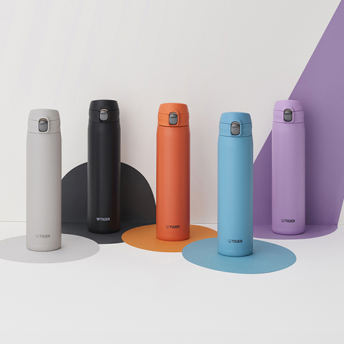 タイガー らくらくキャップ搭載で お手入れ簡単！ 真空断熱 ワンプッシュボトル ＜８８０ｍｌ＞ ＭＴＲ−Ｗ０８８