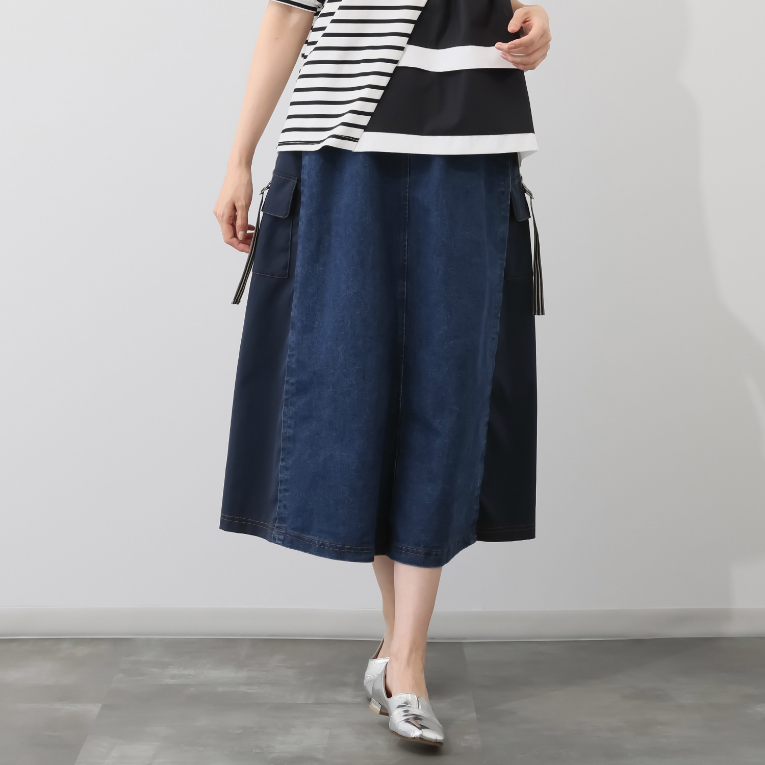 ラヴィーコンフォート ポケット＆カラーライン テープアクセント デニムスカート