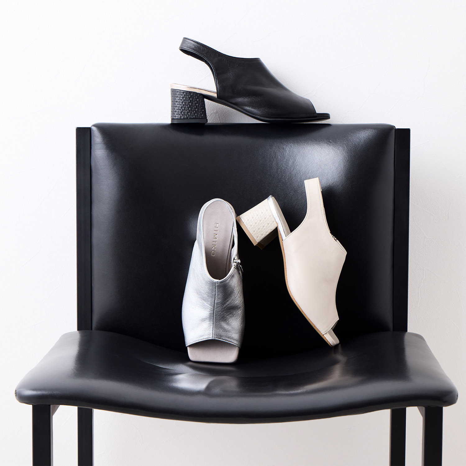 卑弥呼 はっ水レザー ブロックヒール カバードサンダル