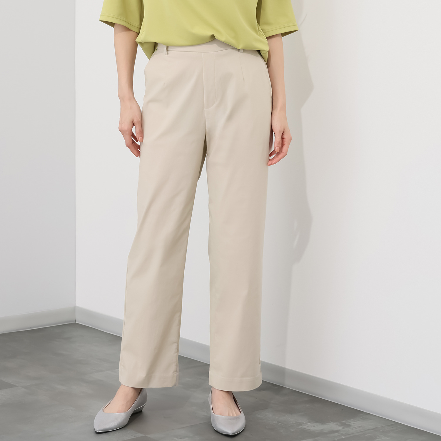 ラ・シュシュ シャンブレー素材の ストレートパンツ