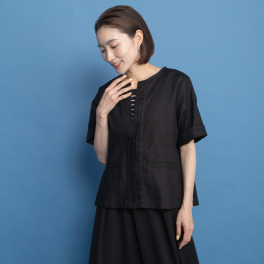 ヤエアジュテ 旬なハーフスリーブで 開けても閉めても上品見え リネン混 ノーカラージャケット