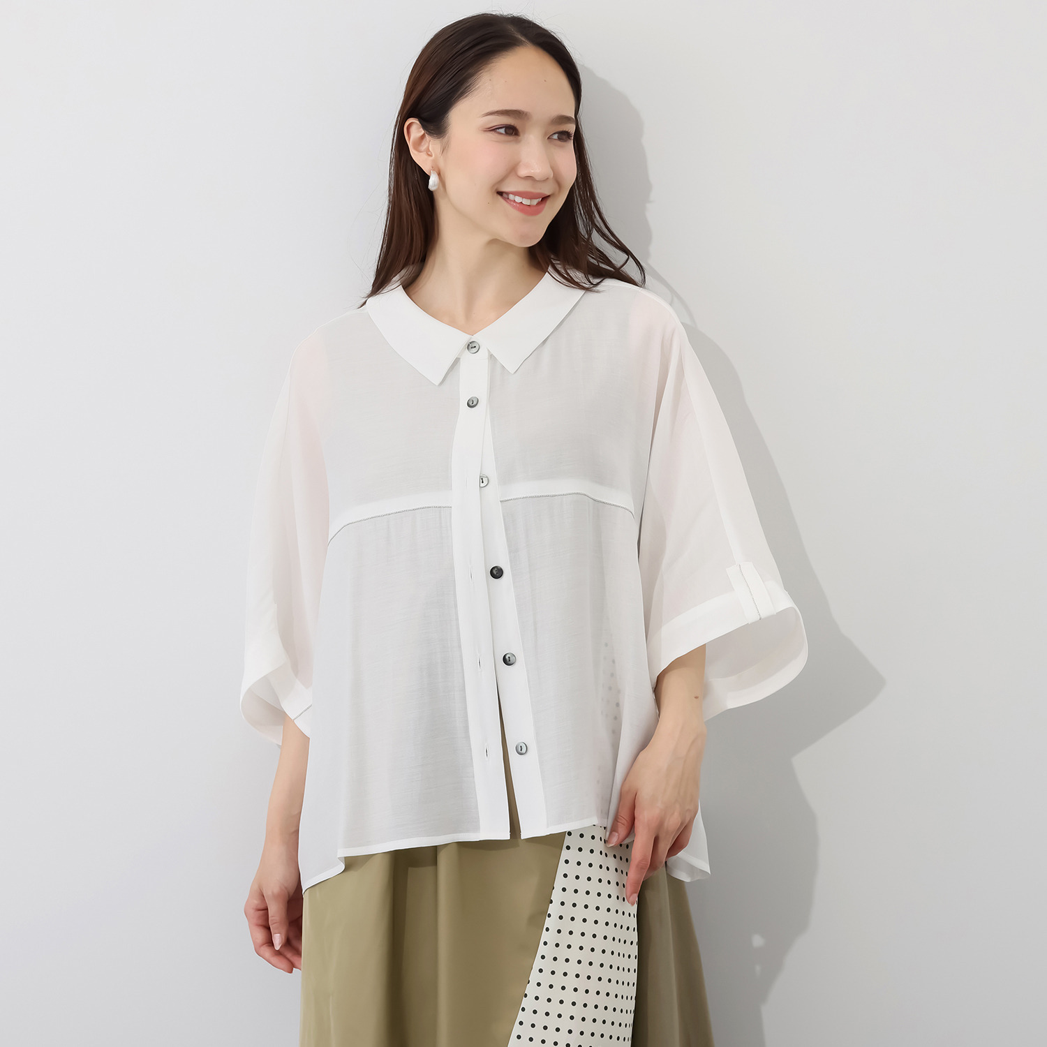 ミミコプラス ボールチェーンが際立つ ドルマンスリーブ シアー