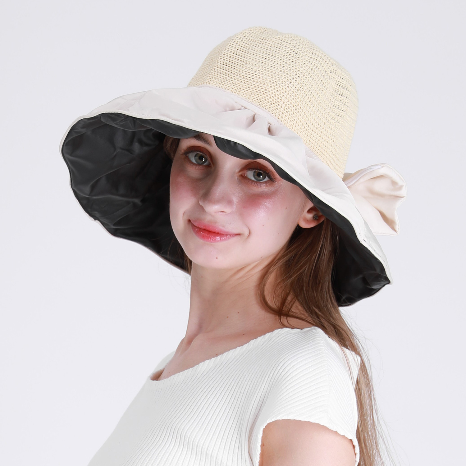 女の欲望 リボンがポーチに早変わり 通気性バツグン！ ワイヤーでスタイル自由 折りたたみＵＶハット ＜リボンポーチ付＞