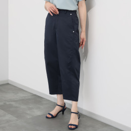 キリ　エ　キリ ツイルストレッチ素材 バレルシルエット ソフトカーゴパンツ