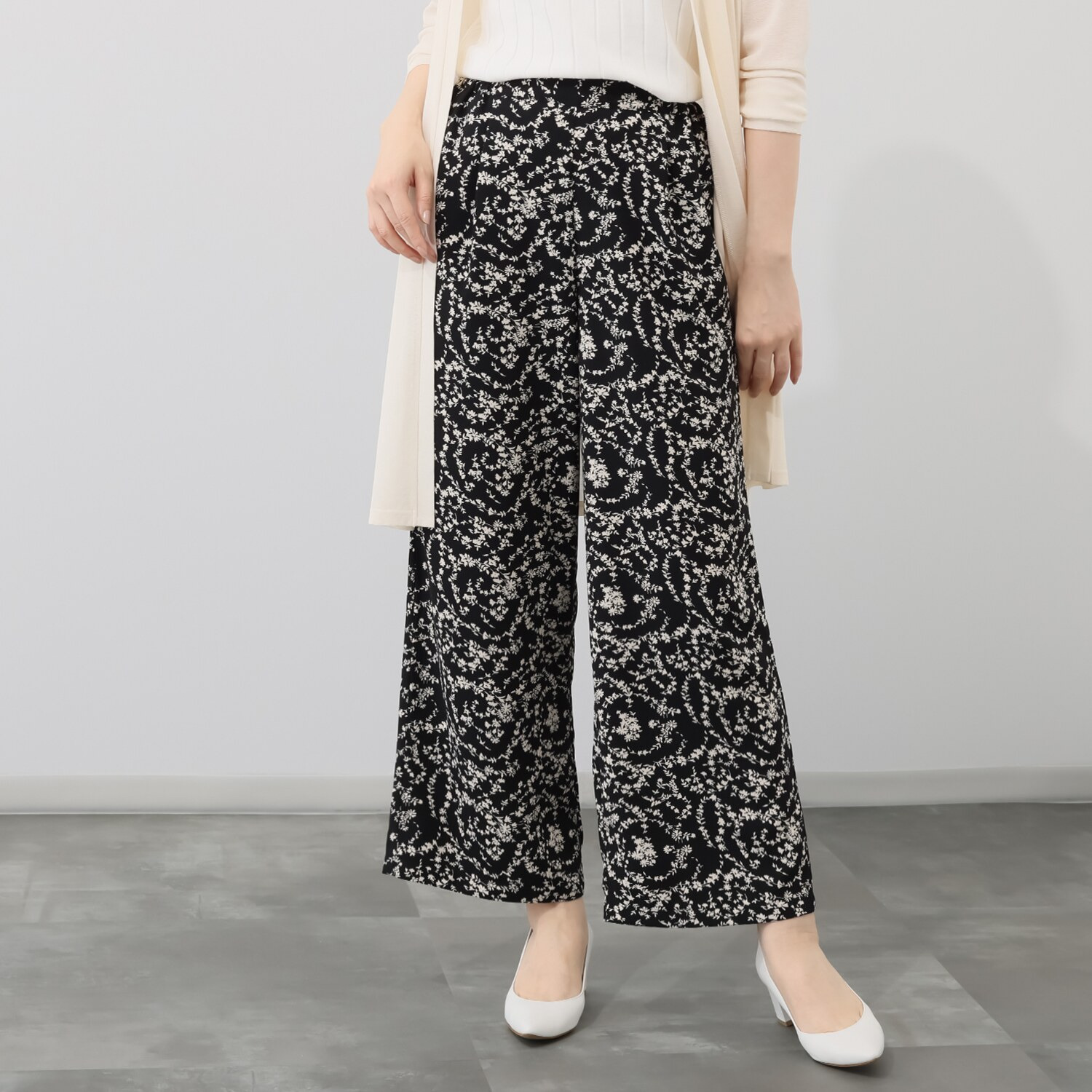 シルバーミントシュガー 梨地ジョーゼット プリント ワンタックワイドパンツ