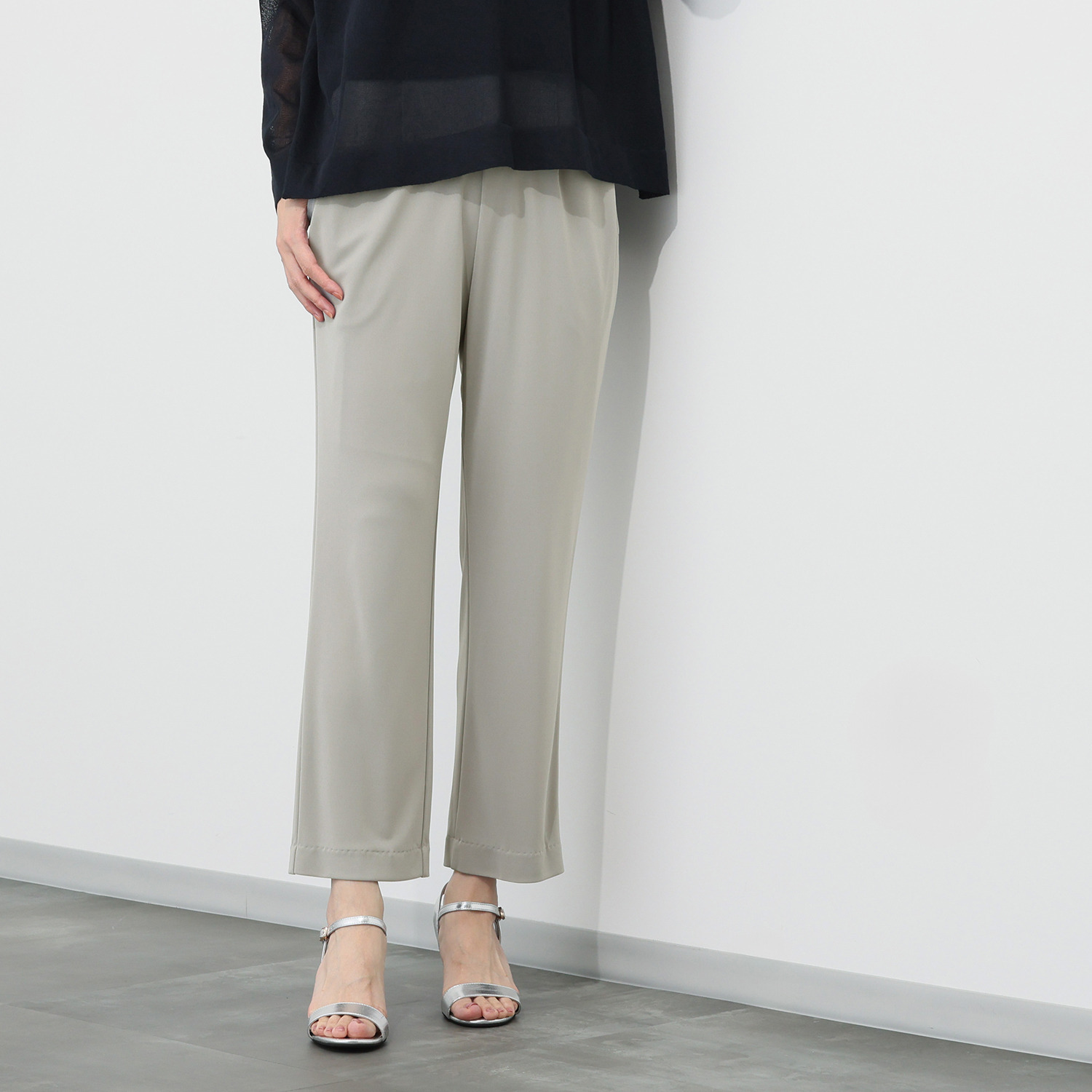 上質ごこち ＵＶカット・接触冷感 涼しさと上質をまとう さらさらタックパンツ
