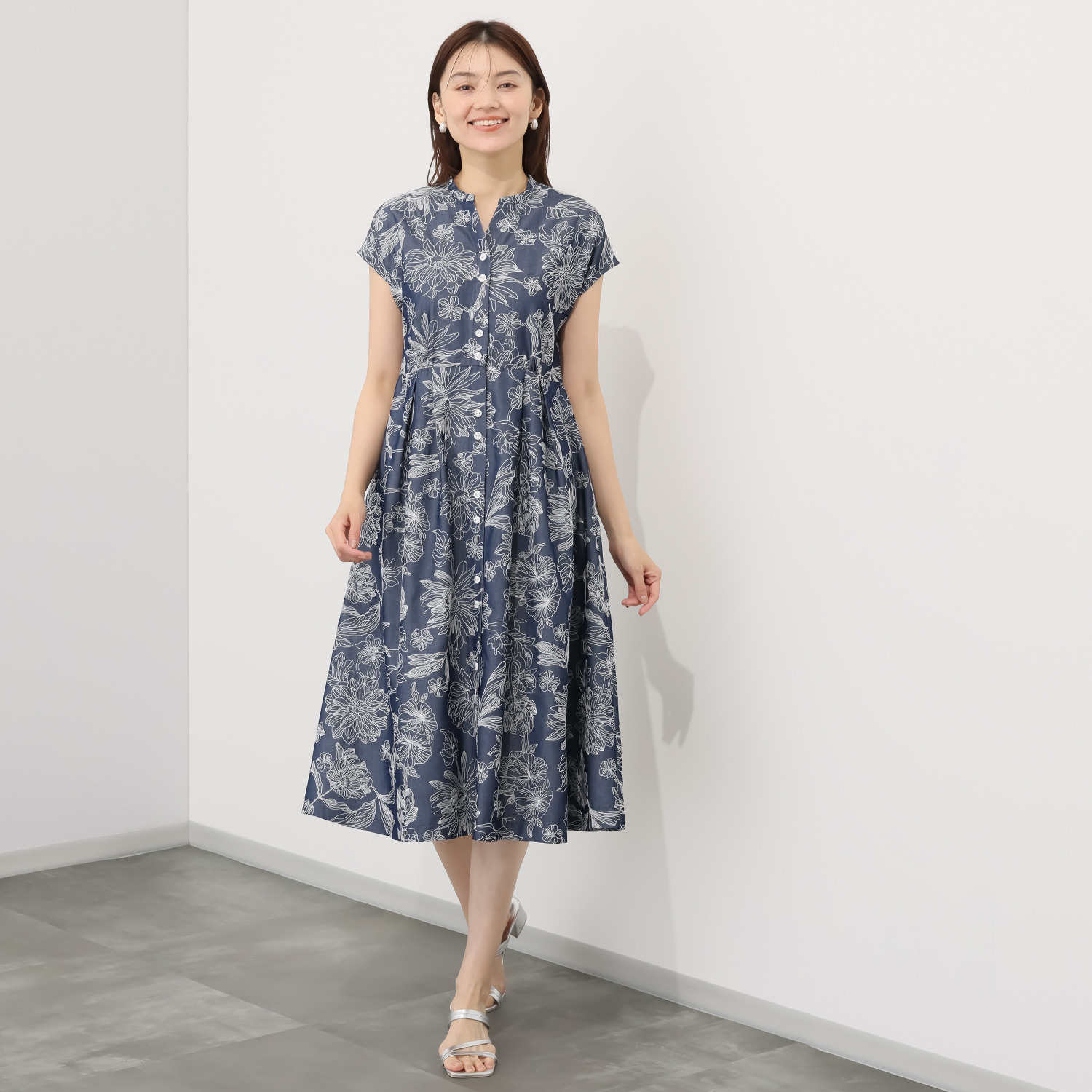 エスポア ダンガリー 総刺しゅう キーネックワンピース