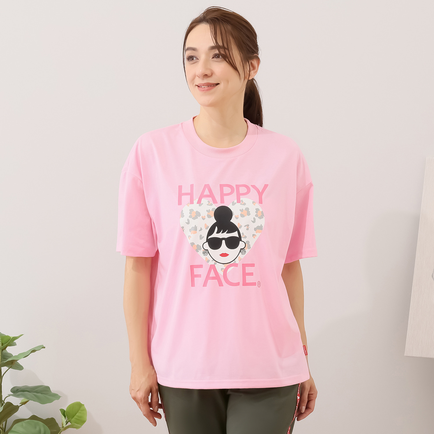 ハッピーフェイス レオパードの ハートにキュン！ ゆったり ルームＴシャツ