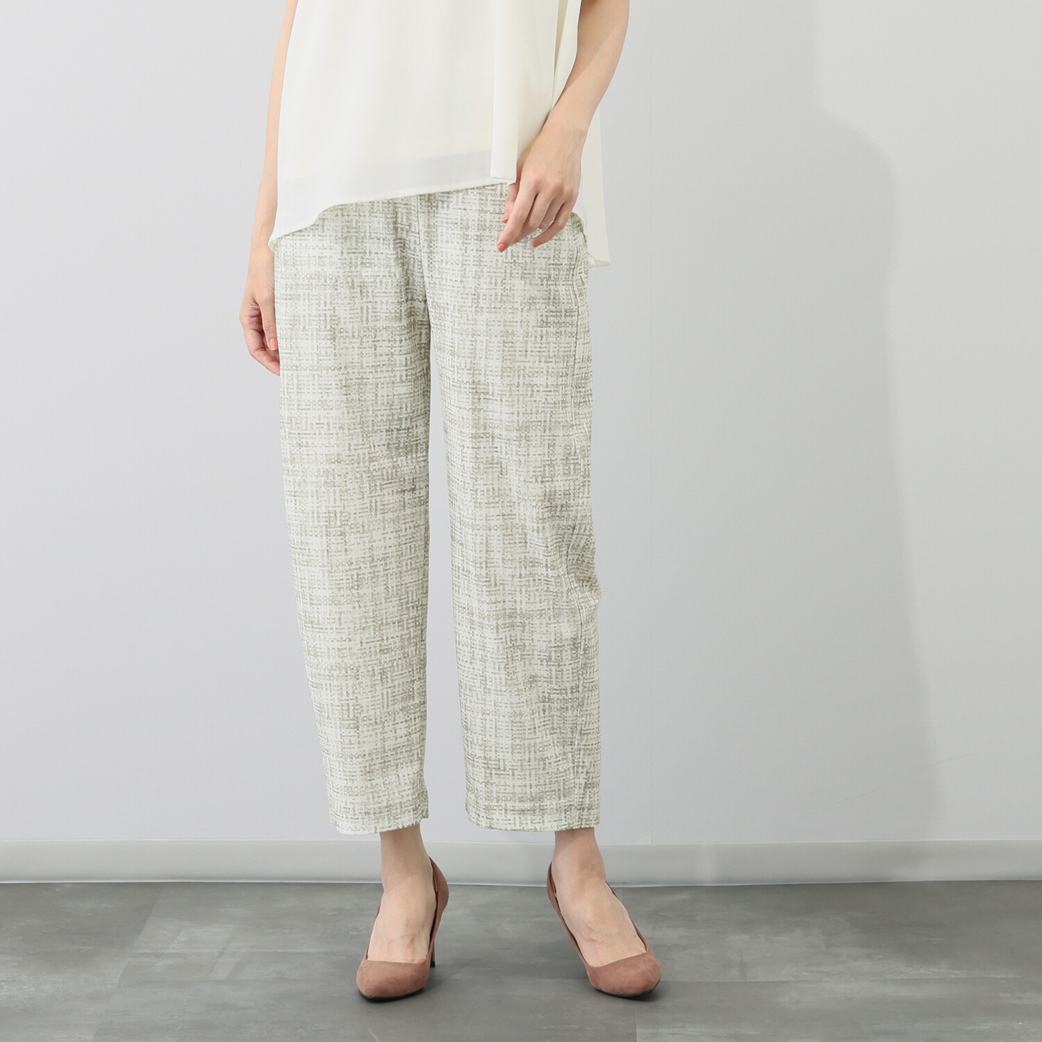 ラ・シュシュ ＵＶカット・吸水速乾 脚のラインを きれいに見せてくれる そよ風３Ｄ カーヴィーパンツ