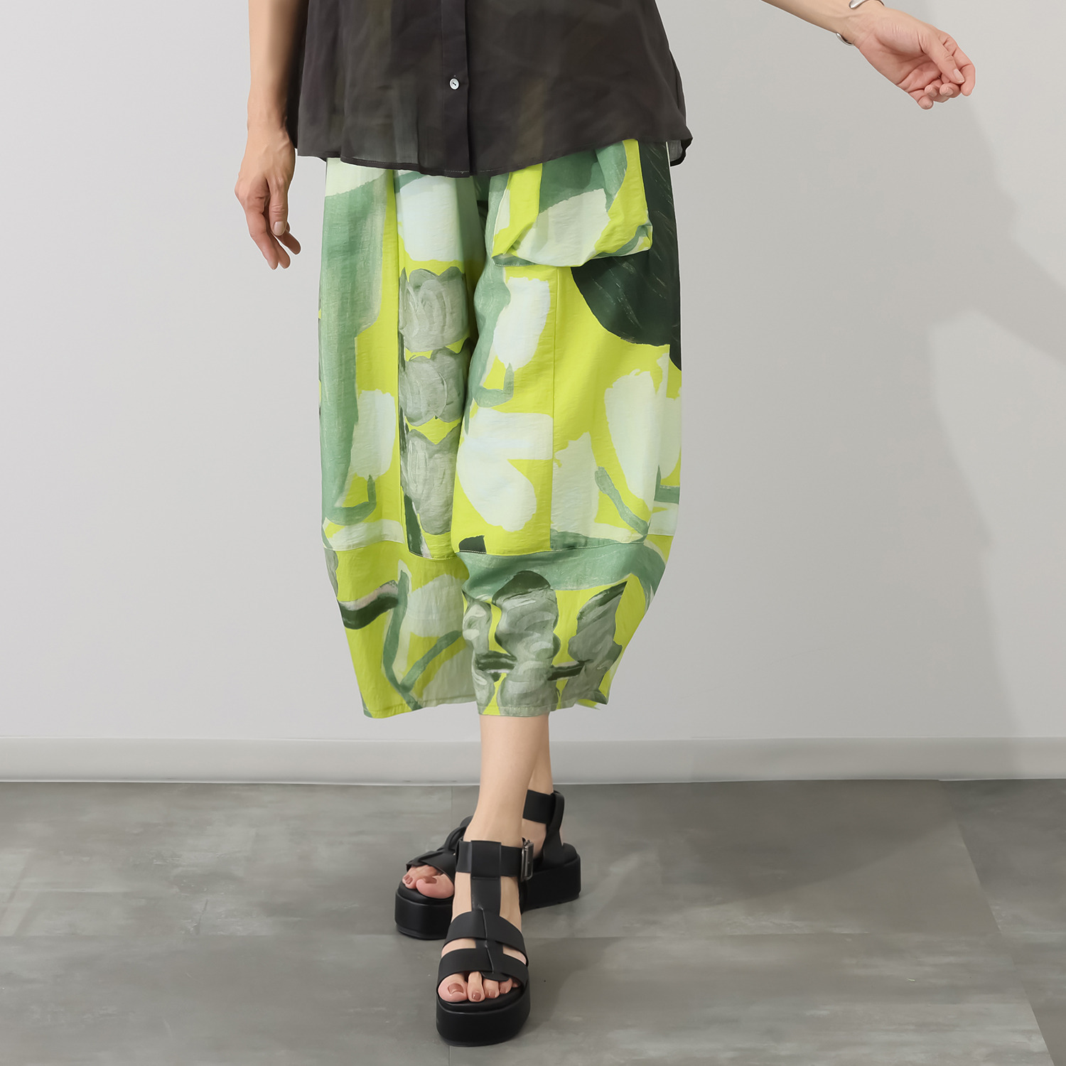 ヨシヨシ バイ　ピージェイ プリント生地使用 パネル切替デザイン リラックスフィット ワイドパンツ