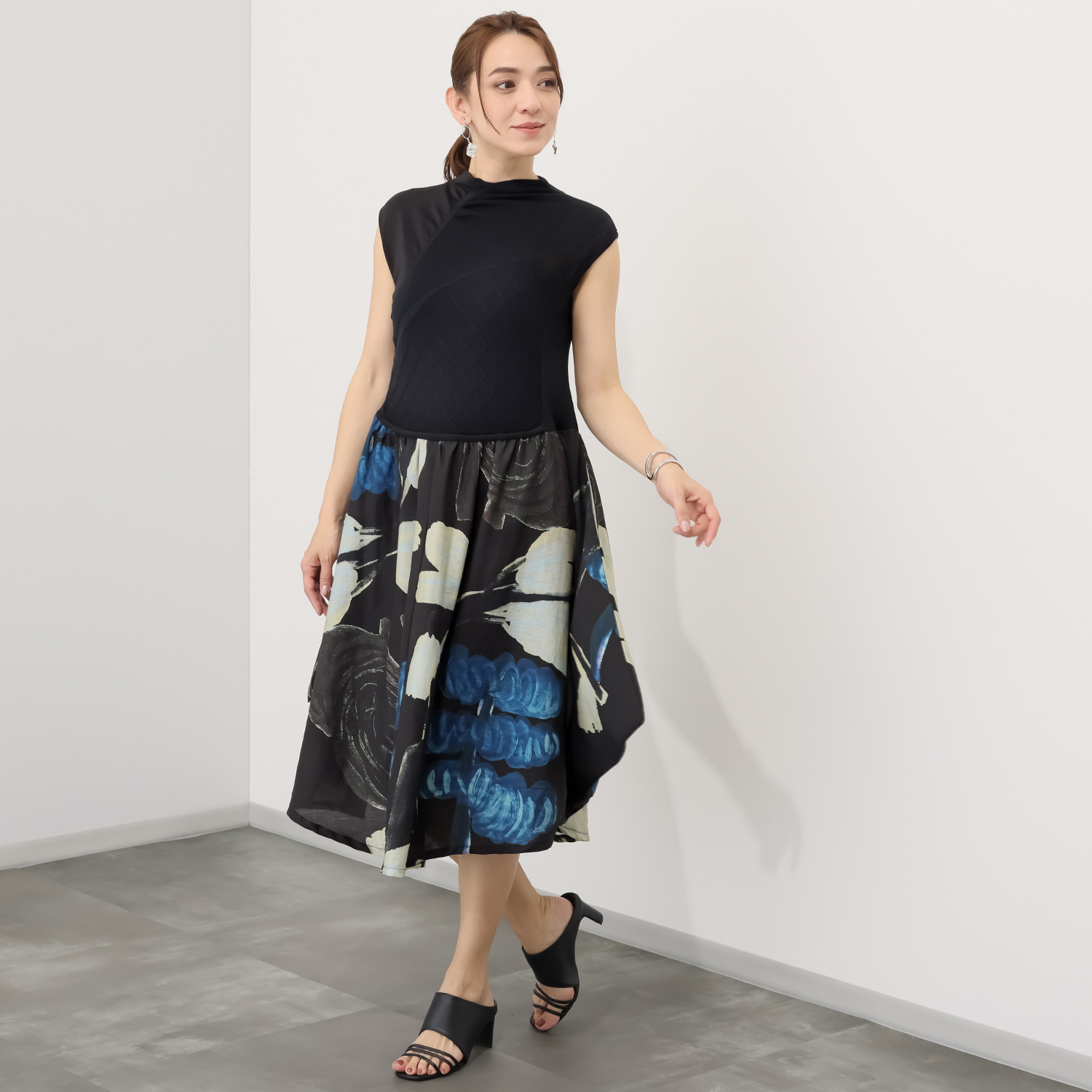 ヨシヨシ バイ　ピージェイ プリント生地使用 ニットパーツドッキング ノースリーブ デザインワンピース