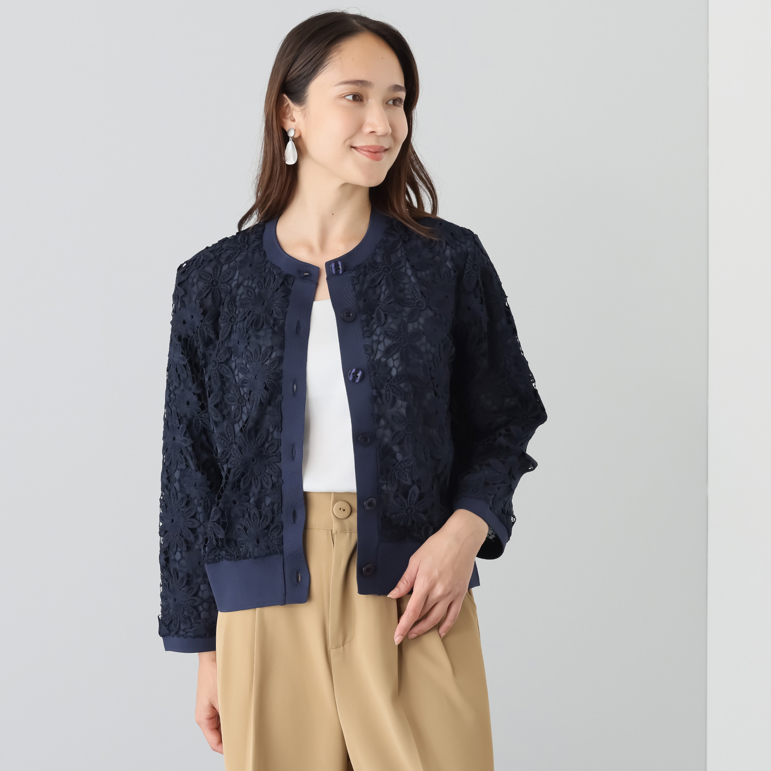 元町ゼラール 華やかリッチ 総レース ニットラウンドネック