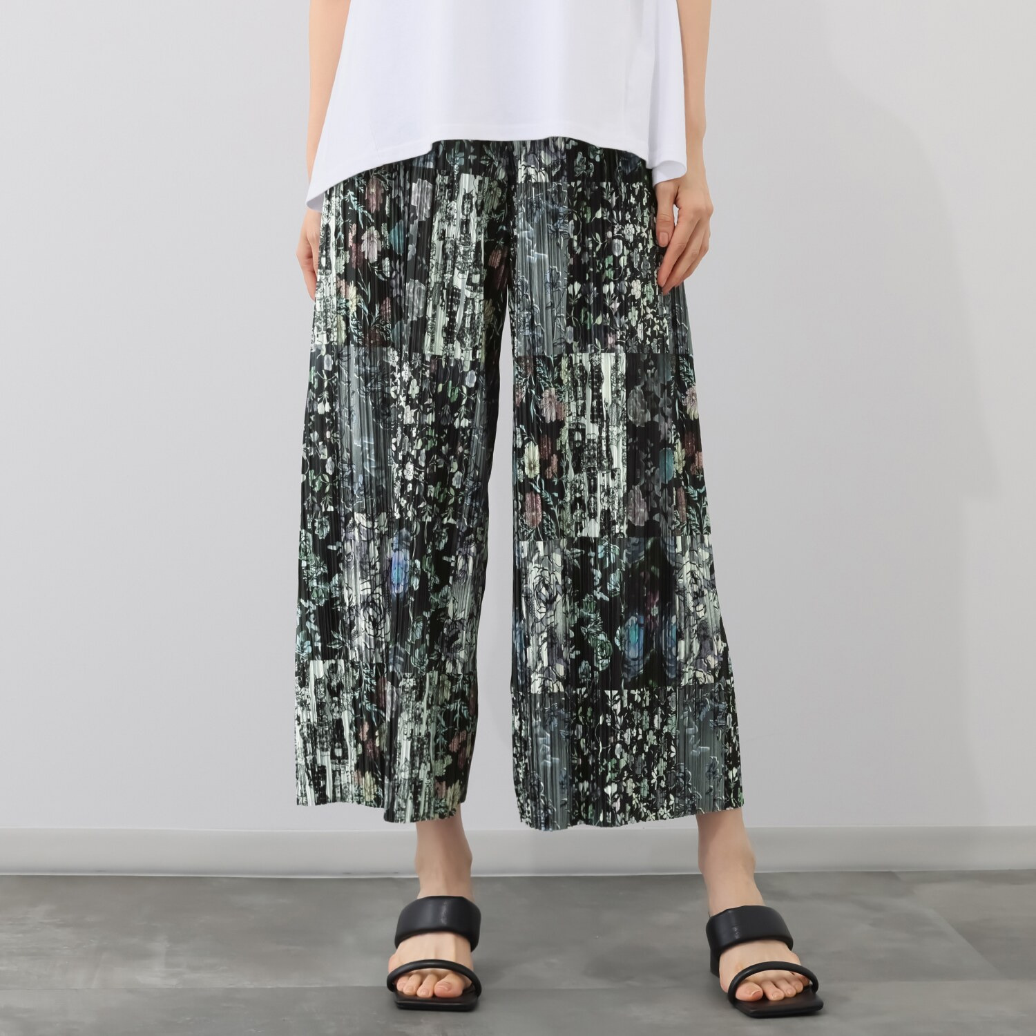 スカラー 花ネコパッチワーク柄 プリーツ加工パンツ