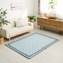 イケヒコ ひんやり！氷冷触感 ＰＣＭ素材使用 冷感ラグ ＜１３０×１８０ｃｍ＞