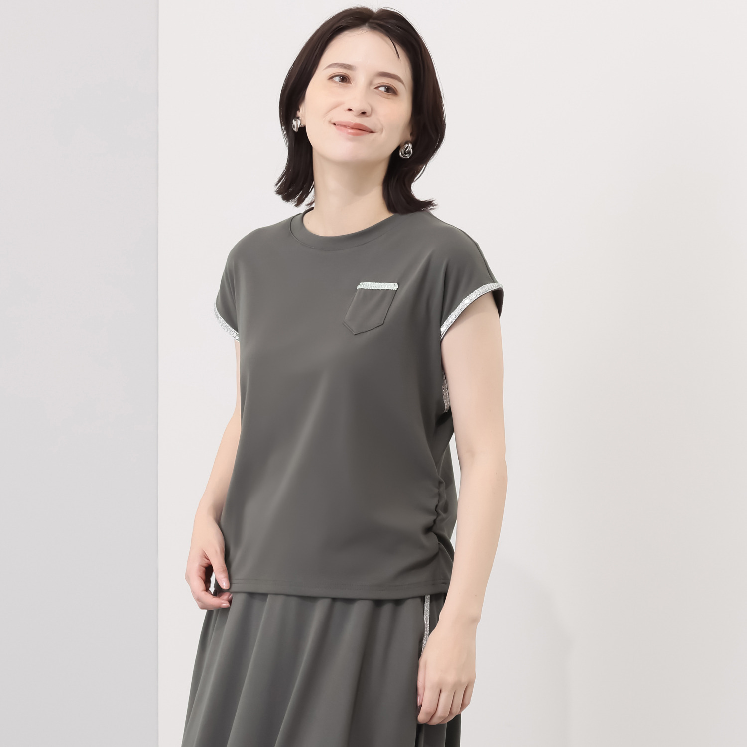 ブルーコレクション 夏の楽々きれい！！ スパンコールアクセント カットソープルオーバー