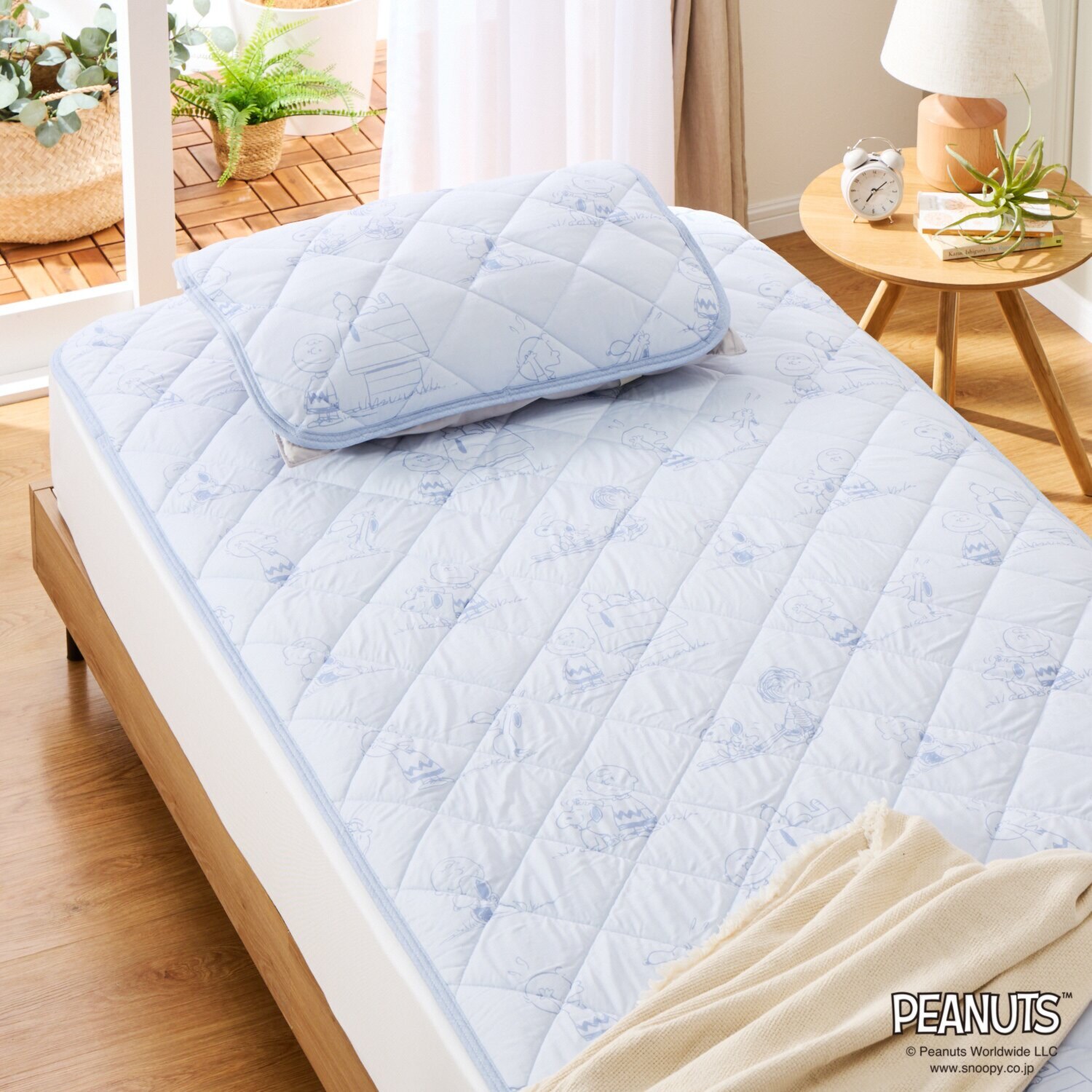 スヌーピー Ｈａｐｐｉｎｅｓｓ ＰＥＡＮＵＴＳ クール＆パイル リバーシブル敷きパッド