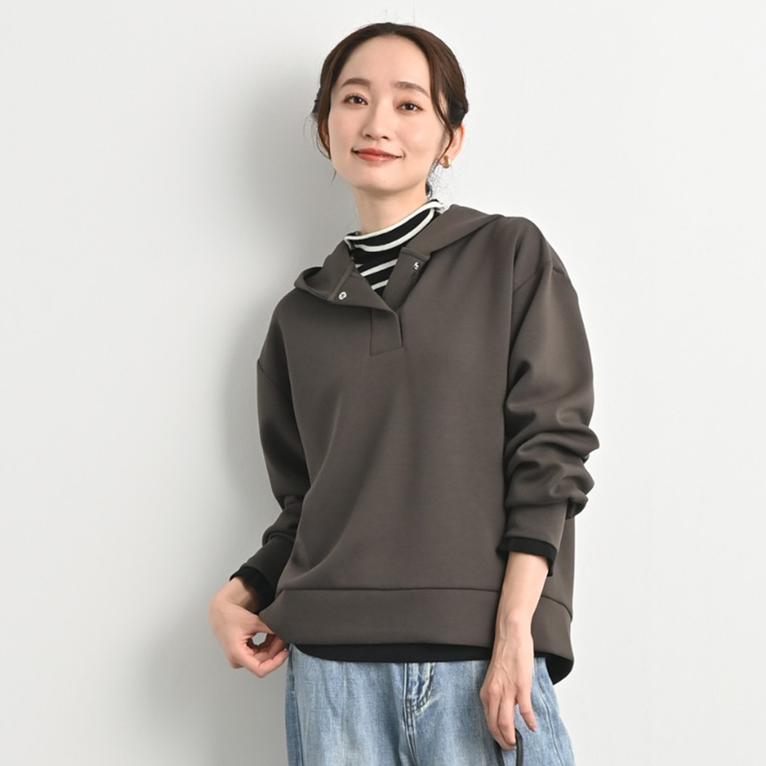 元町ゼラール もっちりきれいめ ジャージー フロントスリットデザイン 上品フーディー プルオーバー