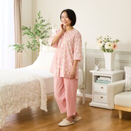 ＷＩＮＤ 高島ちぢみ ストレッチ楊柳 マーガレット柄パジャマ