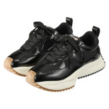 ヌーベルヴォーグ リュクスライン クラス感アップ！ モードに魅せる 大人のスニーカー