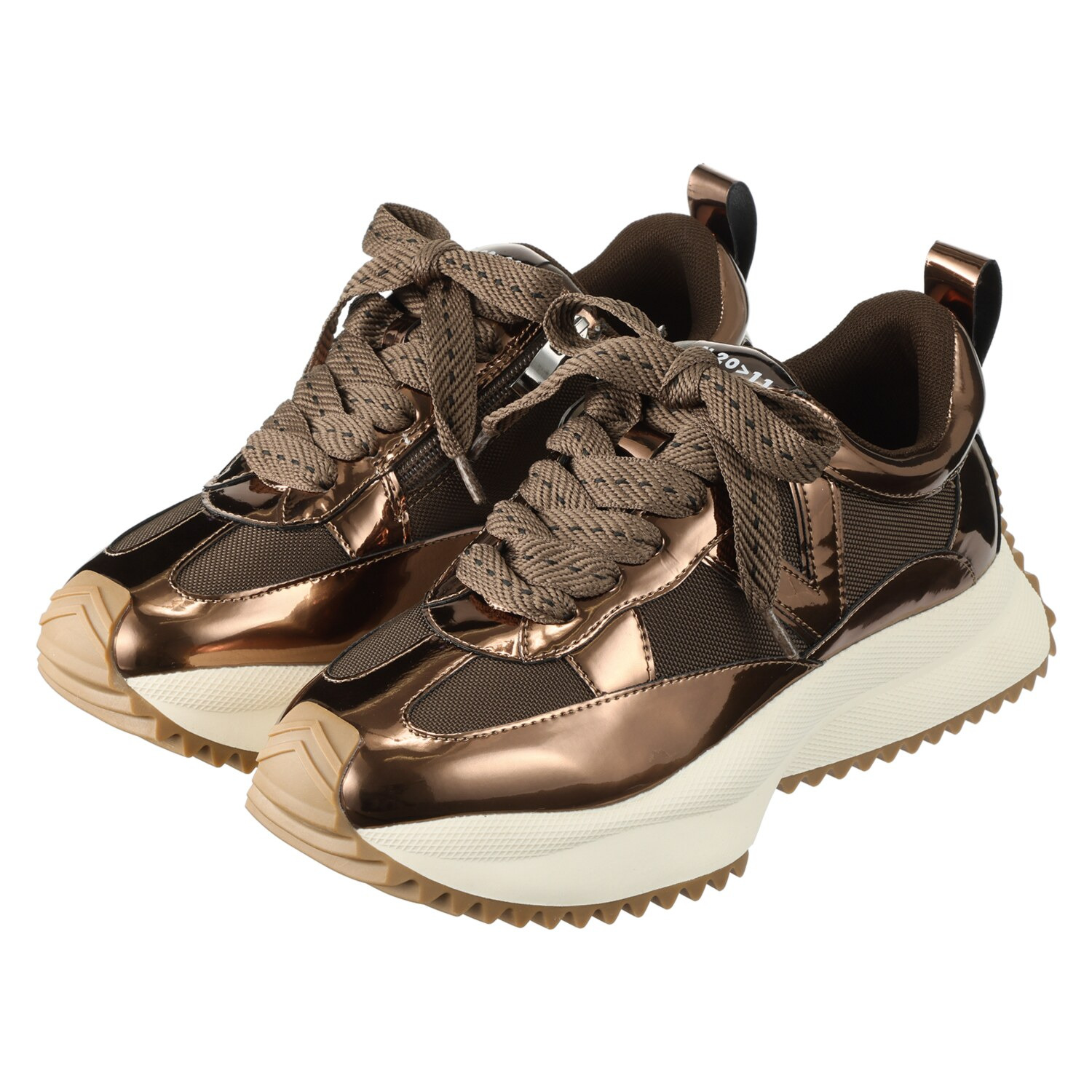 ヌーベルヴォーグ リュクスライン クラス感アップ！ モードに魅せる 大人のスニーカー