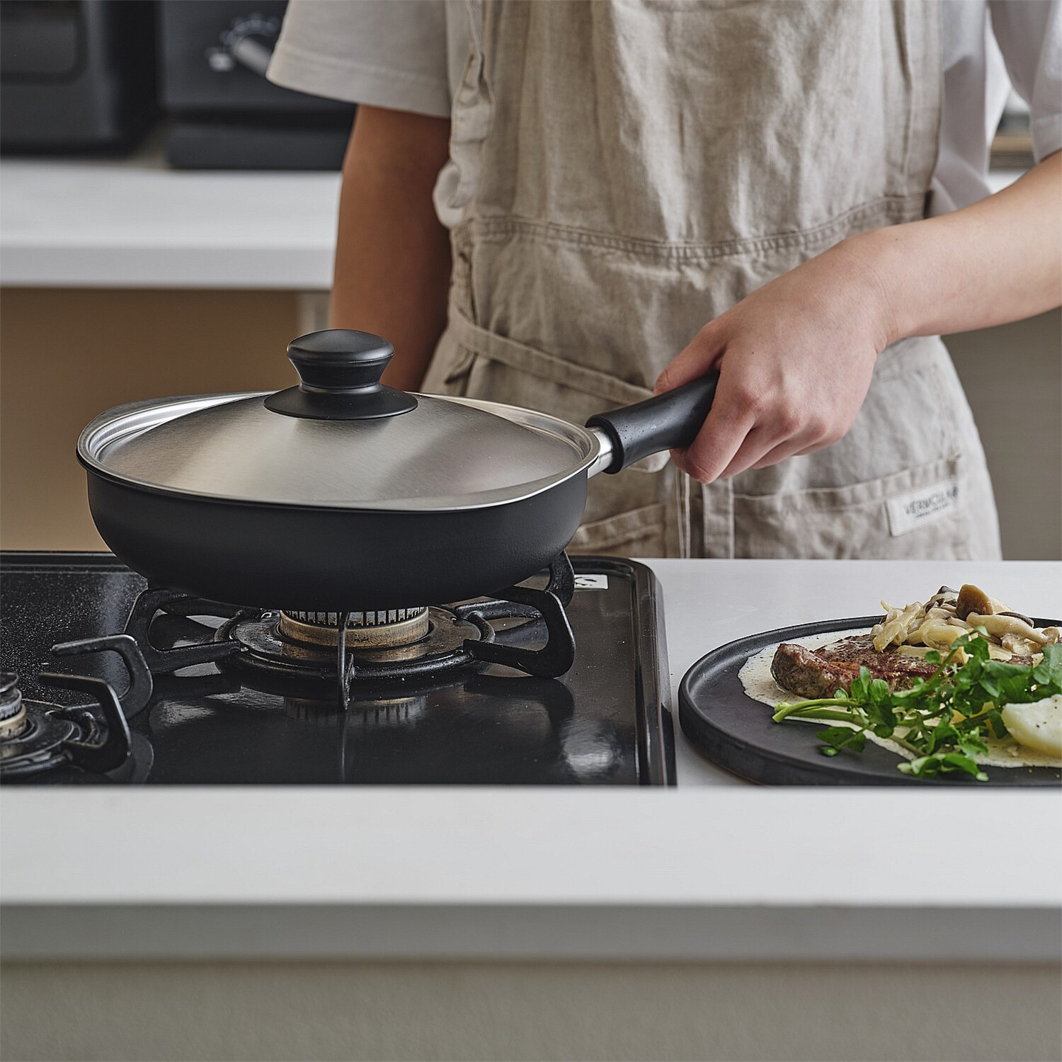 柳宗理 鉄フライパン マグマプレートふた付 ＜２２ｃｍ＞