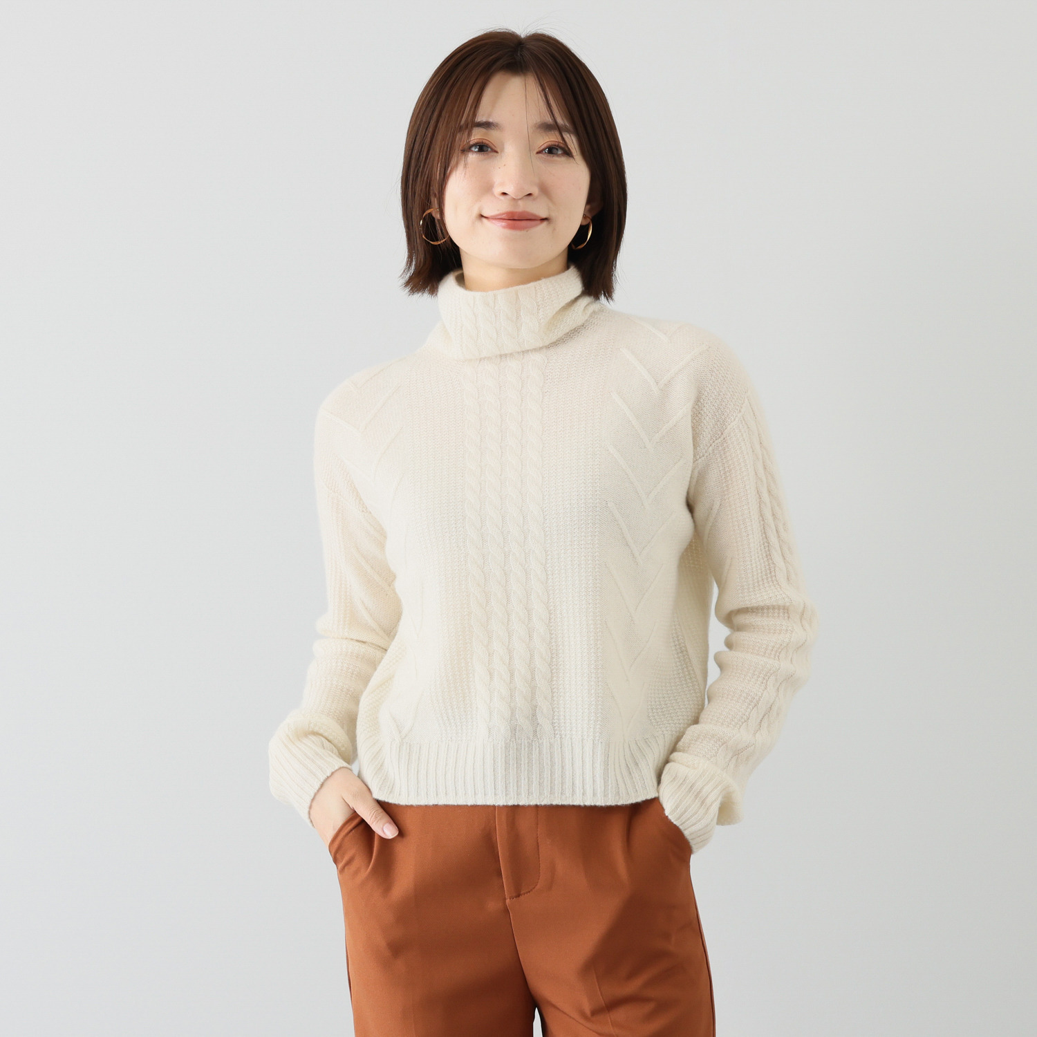 ソアージュ カシミヤ100％ ケーブル柄 タートルネック プルオーバー