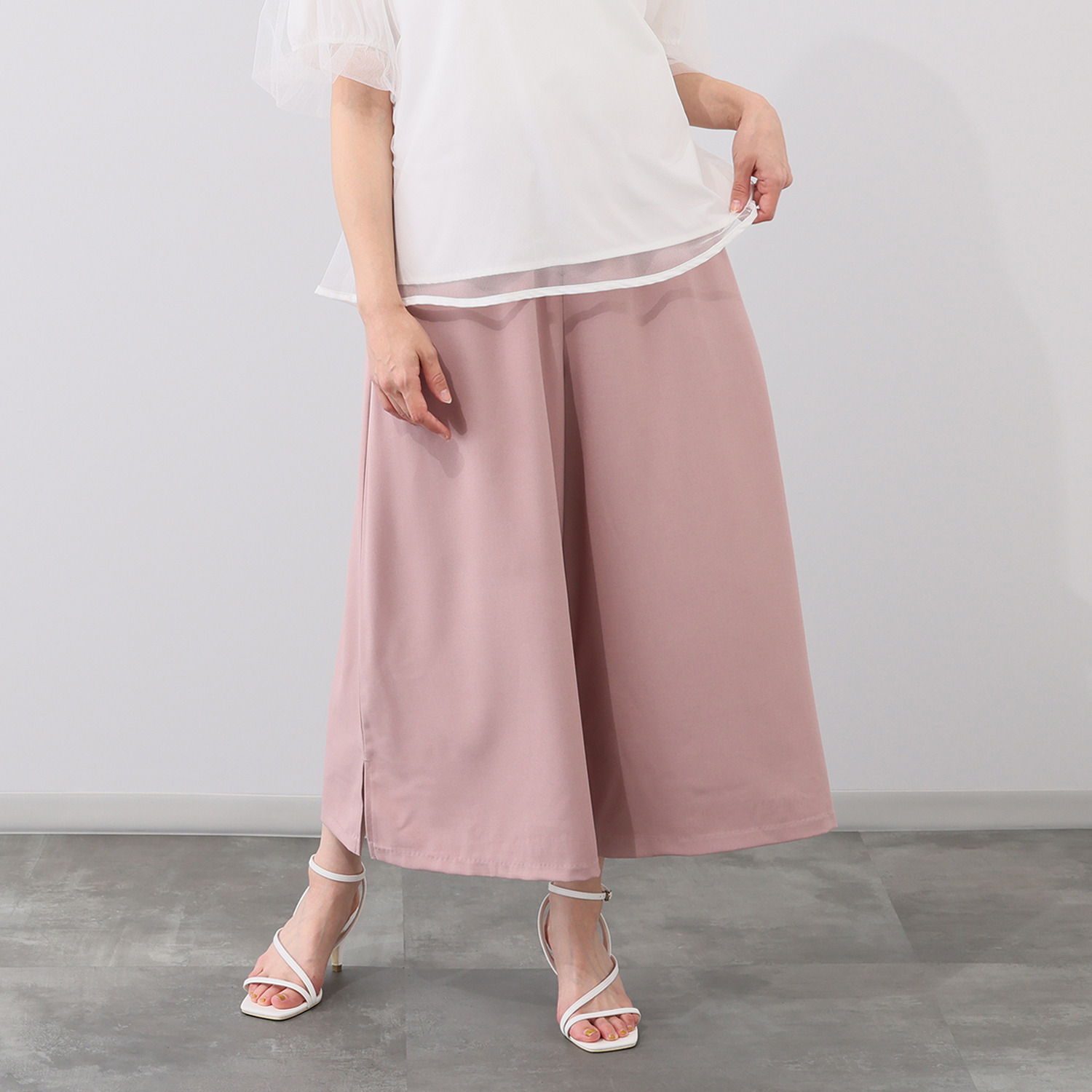 ラ・シュシュ さらさらドライ生地の 裾スリット入り ガウチョパンツ