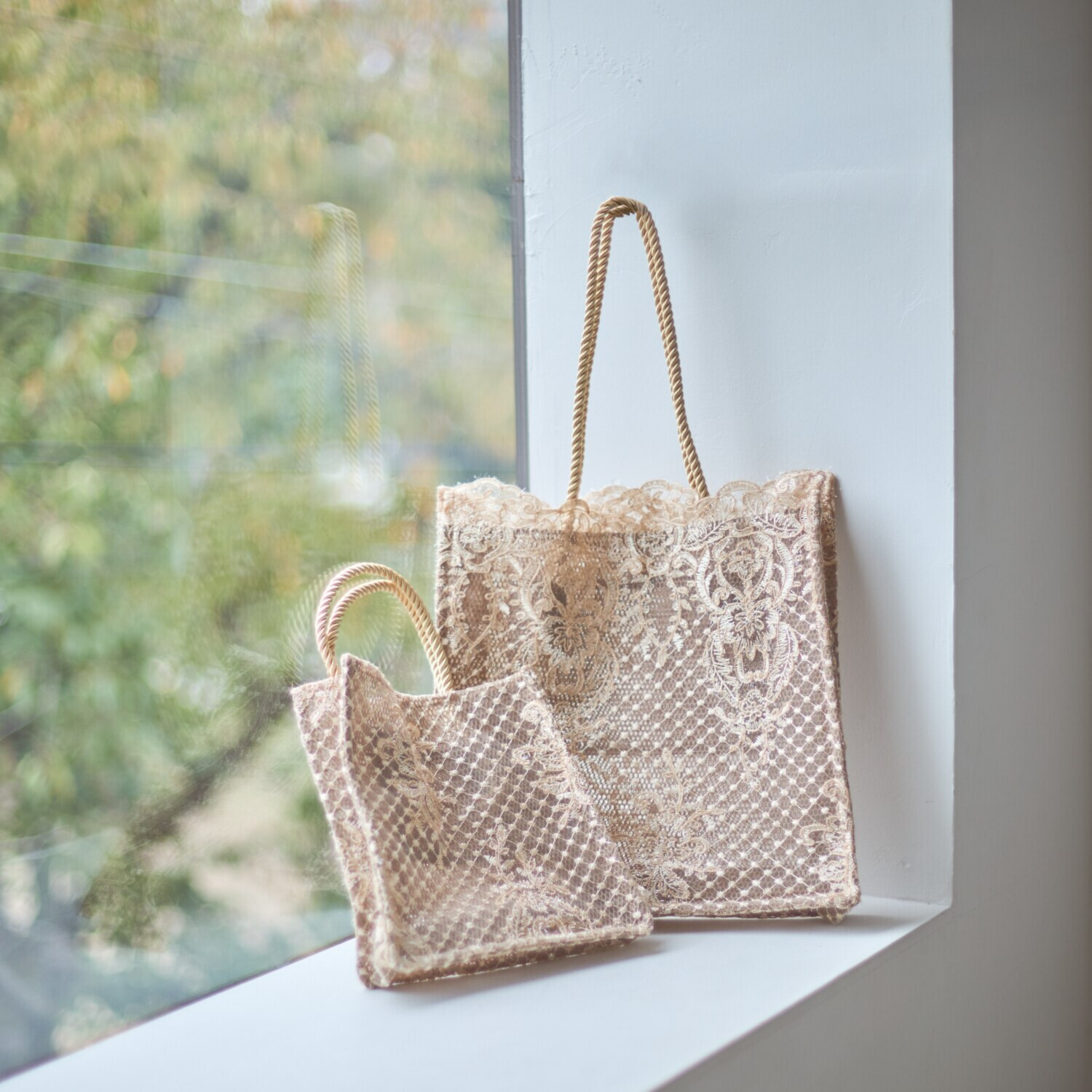 ドルチェドンナ シャイニーレースバッグ 大小２個セット