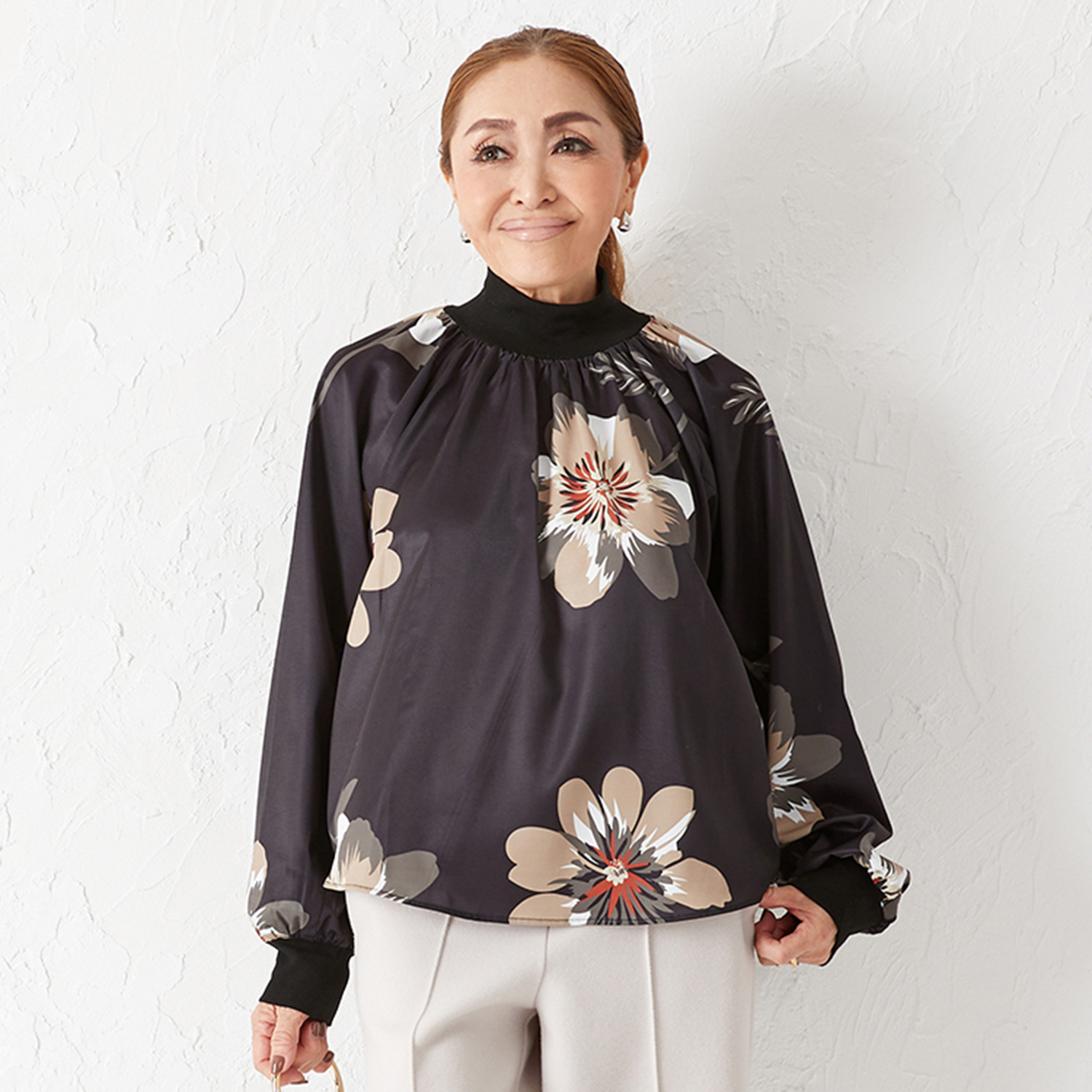 超美品　archivio プルオーバー　ハイネック　36 アルチビオ ハイネックプルオーバー サイズ36 archivio