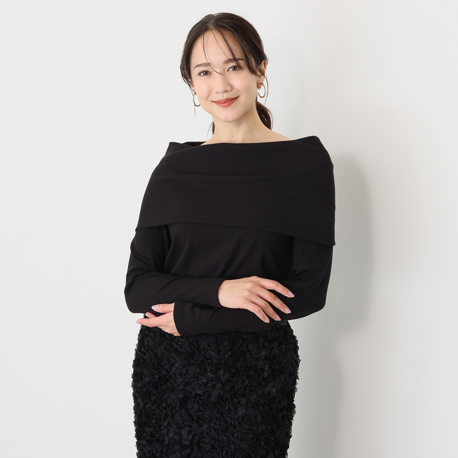 プリモヴァローレ 大人のオフショルダー プルオーバー