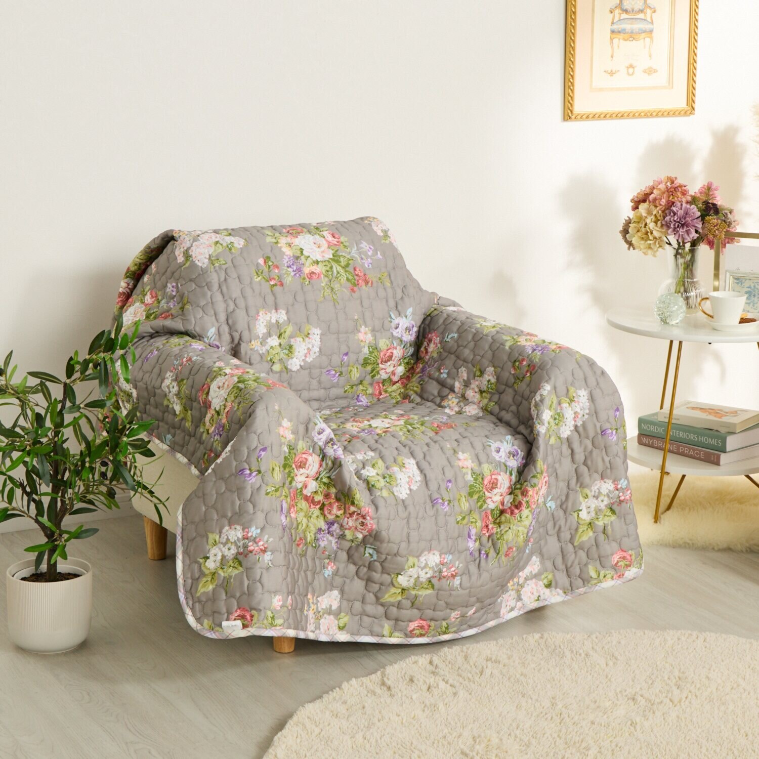 ローラアシュレイ　キルトラグ　新品タグ付　サイズ　130×190cm ローラアシュレイ ローズモア キルトマルチカバー ＜130×190cm