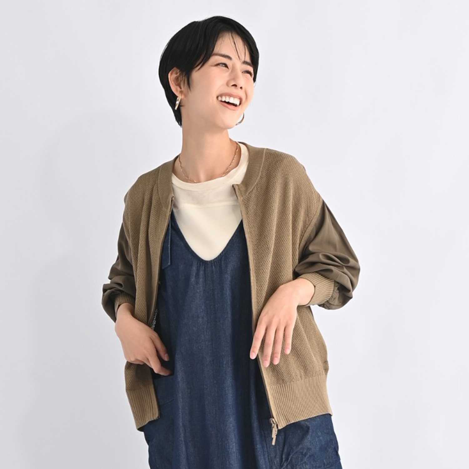 ゼラールスポーツ さっと羽織れておしゃれ！ リネン混タック編 布帛コンビブルゾン