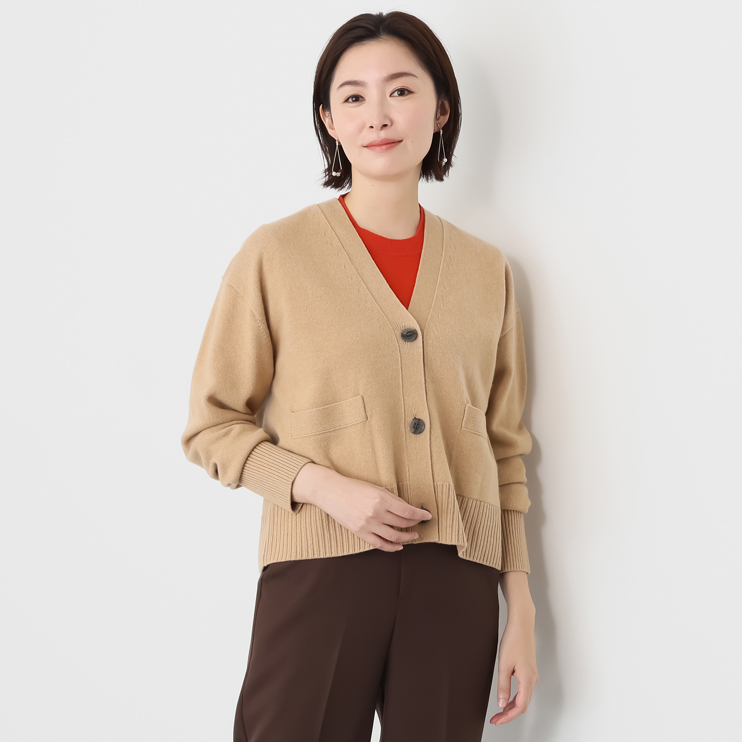 ミア　アミカ イタリア・ カリアッジ社製糸使用 こだわりのウールカシミヤ Ｖネックカーディガン