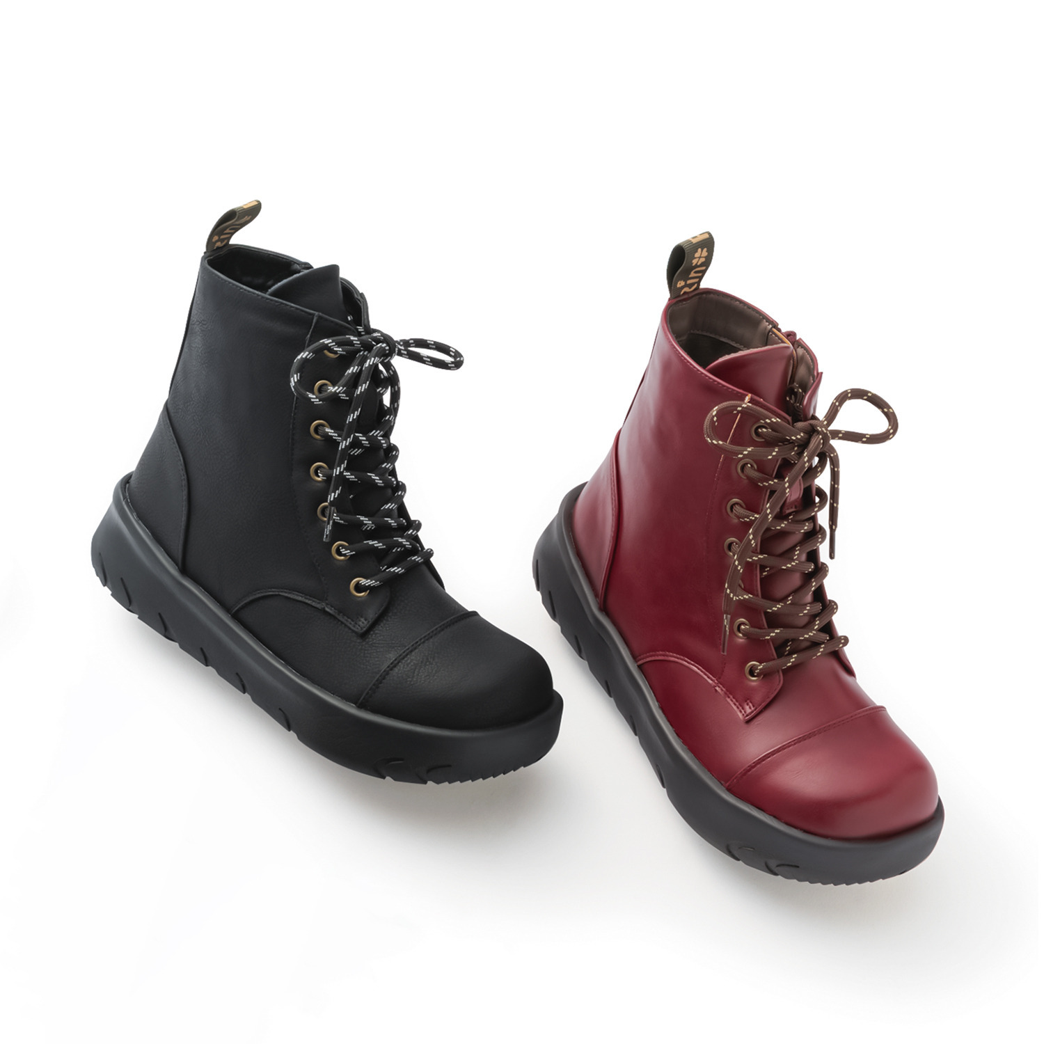 リン・クローバー 脱ぎ履きが簡単！ ひもアレンジも楽しめる 大人のための 軽量ショートブーツ