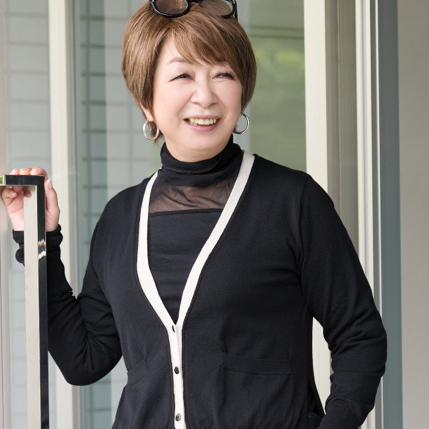 ウノ・ウノ・ドゥーエ シアー切替 タートルネック プルオーバー