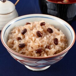 新潟県村松産 こがねもち米使用 もち屋の赤飯